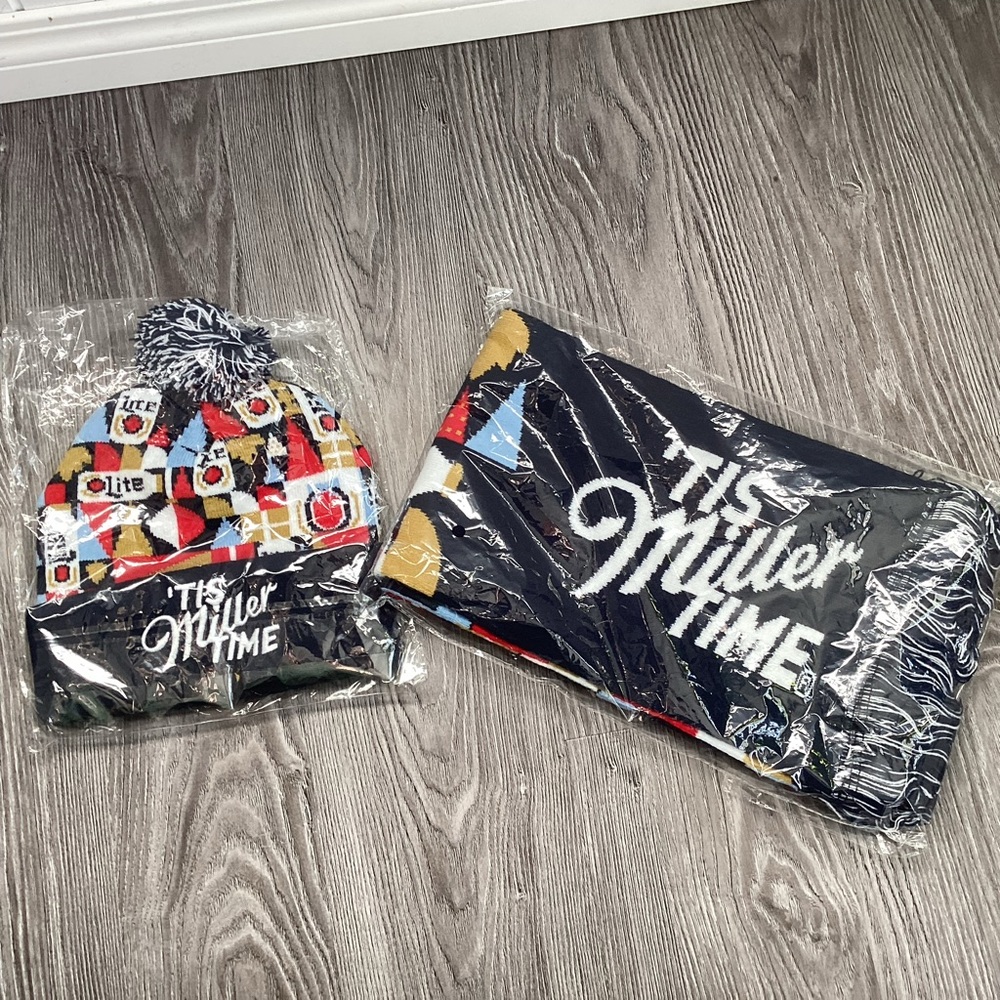 Miller Lite “It’s Miller Time” Toque and Scarf Set